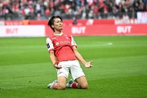 万博体育-中村敬斗传射建功，助兰斯3-1联赛第二的马赛&amp;结束法甲15轮不胜