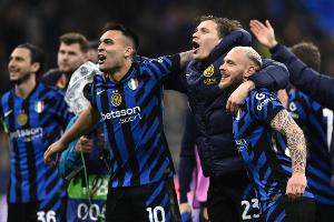 万博体育官方网站-全市场：国米球员昨日自发提前集合，一起用视频分析了巴黎的战术