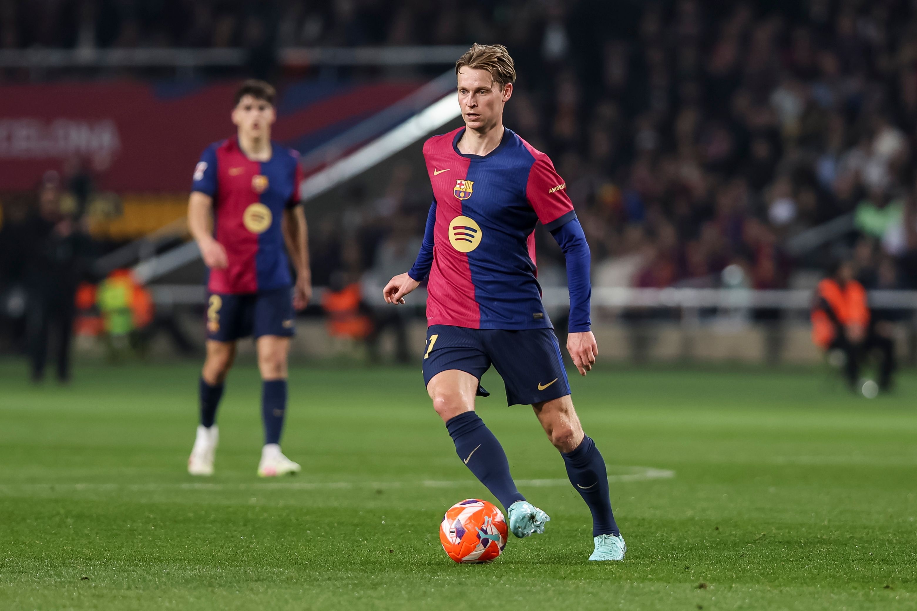 万博体育官网-马卡报：夏窗结束，巴塞罗那专注完成德容与埃里克-加西亚的合同续签