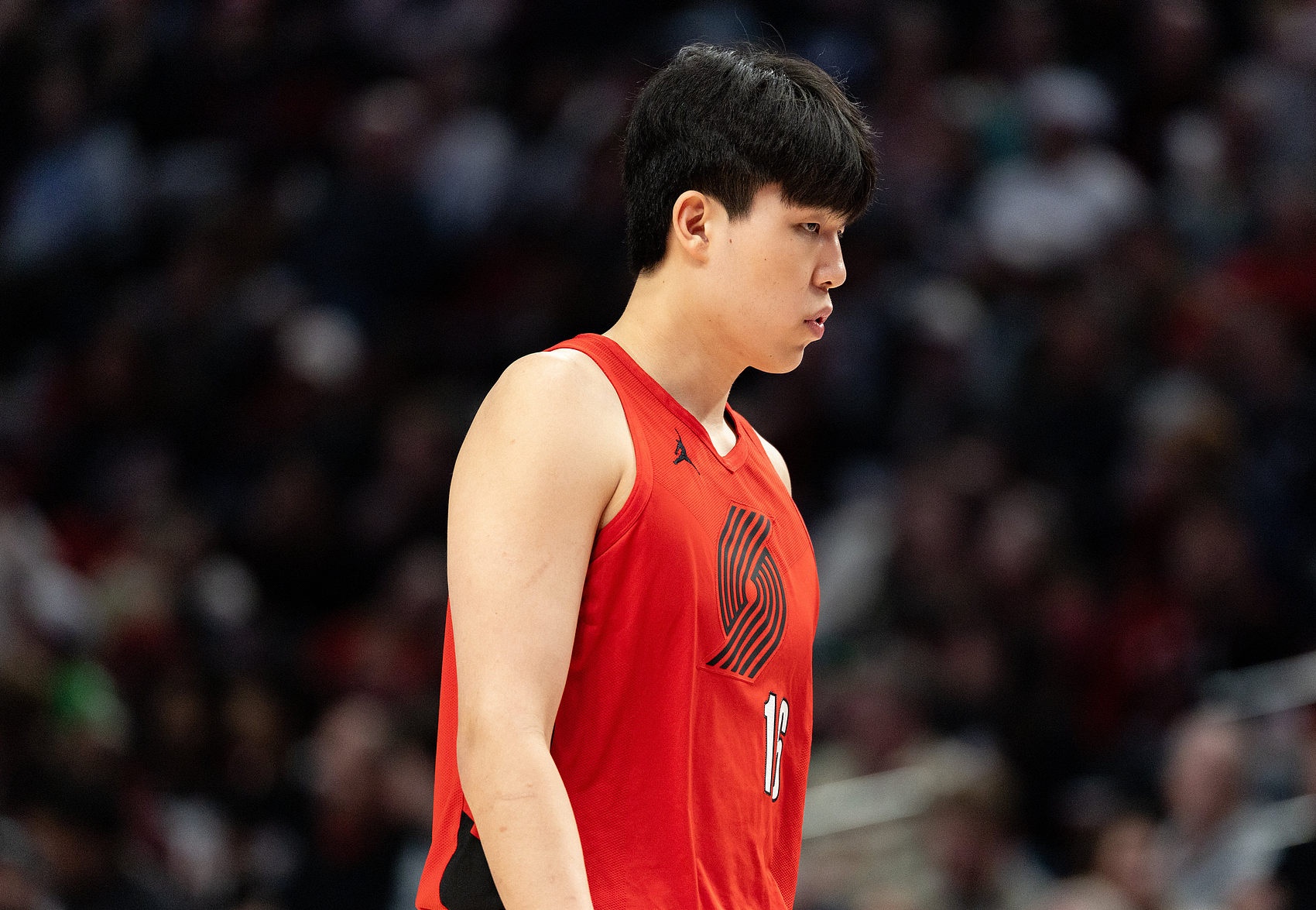 万博体育官方网站-杨瀚森：今天表现一般&amp;希望在底角获更多传球 自己移动方面有进步