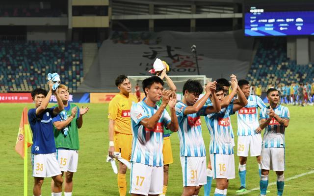 万博体育-外援回归难阻广州城13连败 广州德比成止颓良机？