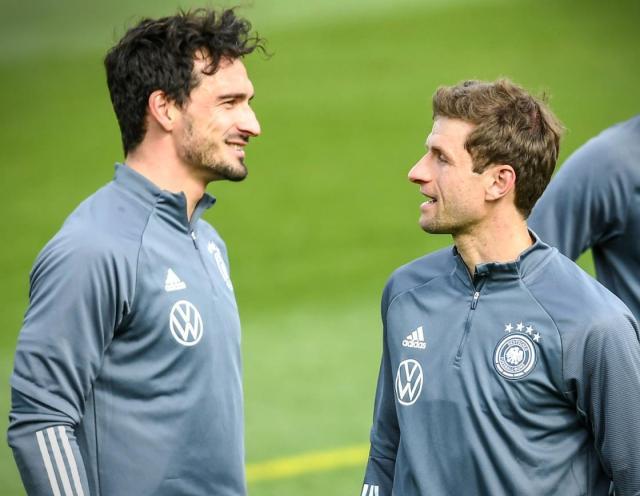 万博体育平台-逼抢！快攻！勒夫爽抄弗利克作业，穆勒胡梅必打主力